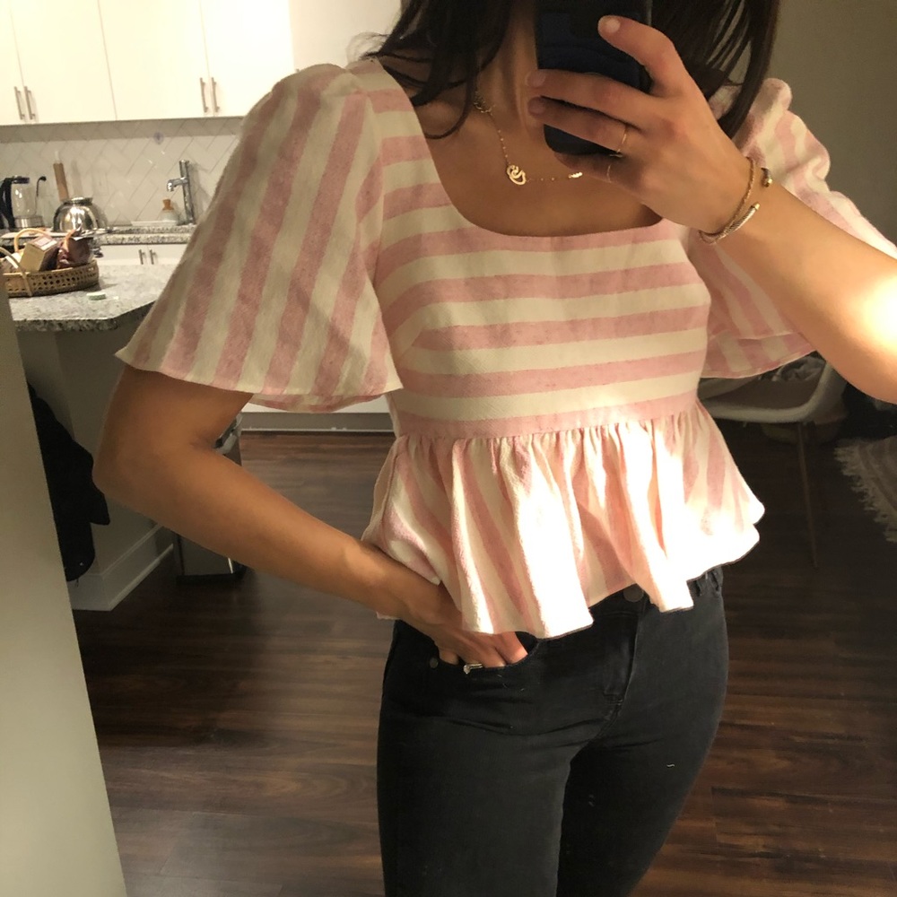 Zara White/Pink Striped Top in Size Small
